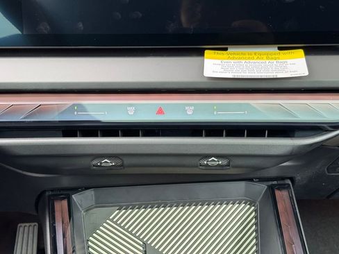 Used 2025 BMW X3 xDrive30i w/ Premium Package image 25