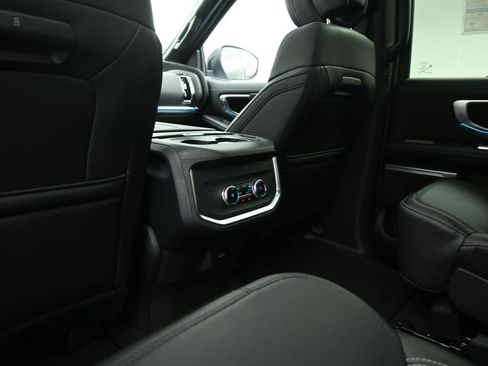 New 2026 Ford Expedition Platinum image 19