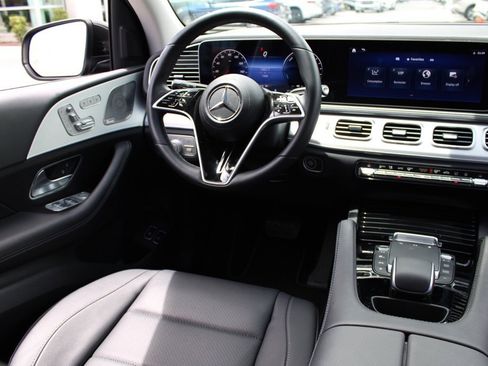 Used 2024 Mercedes-Benz GLE 450e 4MATIC image 24