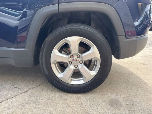 Used 2017 Jeep Compass Latitude w/ Popular Equipment Group FWD image 14