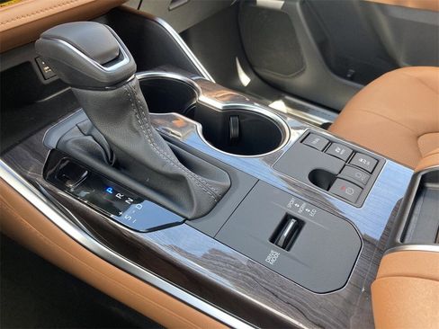 New 2026 Toyota Highlander Platinum image 27