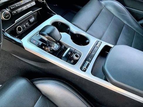 Used 2018 Kia Stinger GT2 image 17