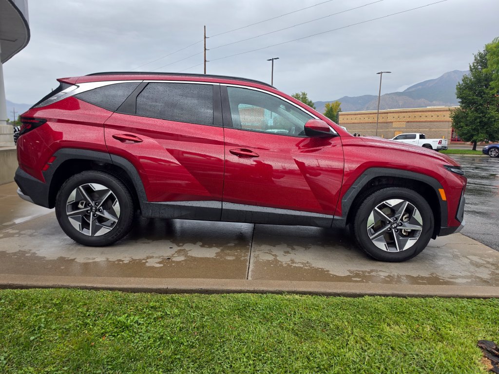Used 2025 Hyundai Tucson SEL AWD/4WD image 4