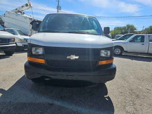 Used 2008 Chevrolet Express 1500 Passenger image 7
