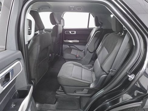 Used 2022 Ford Explorer XLT image 22