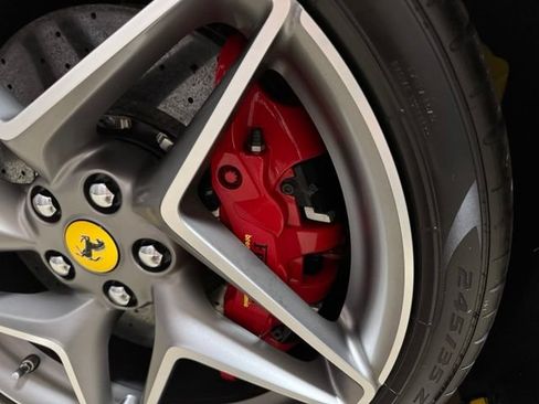 Used 2020 Ferrari F8 Tributo RWD image 40