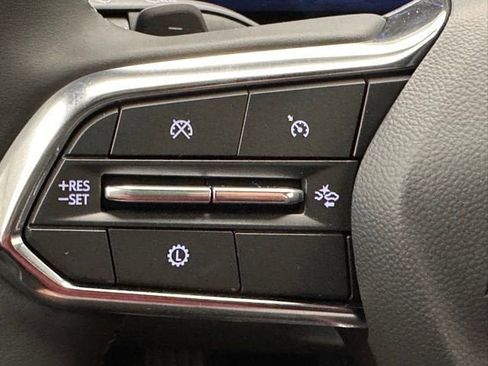 New 2026 Chevrolet Equinox LT w/ Convenience Package II FWD image 9
