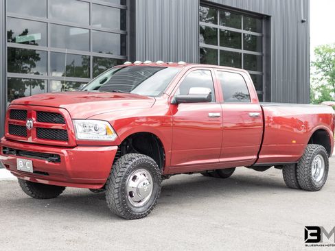 Used 2015 RAM 3500 Tradesman w/ Chrome Appearance Group AWD/4WD image 2