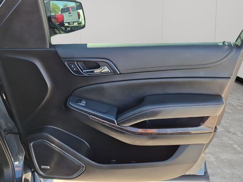 Used 2019 Chevrolet Suburban LT w/ Luxury Package image 13