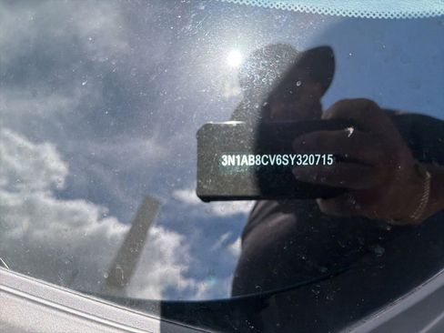 Used 2025 Nissan Sentra SV FWD image 5