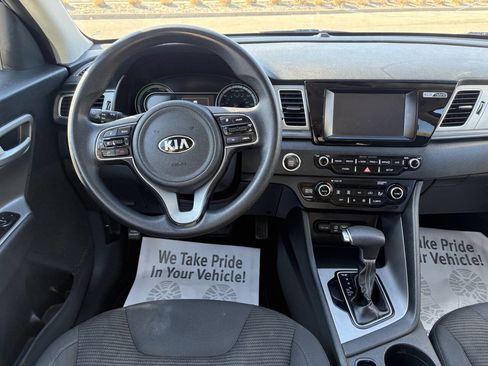 Used 2018 Kia Niro LX FWD image 18