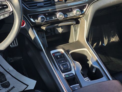 Used 2018 Honda Accord Sport image 14
