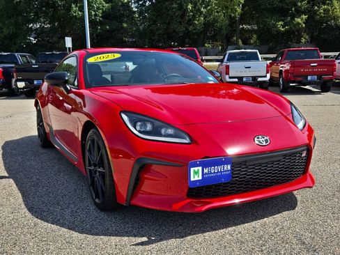 Used 2023 Toyota GR86 Premium w/ ALL Weather Mat Package (TMS) RWD image 8