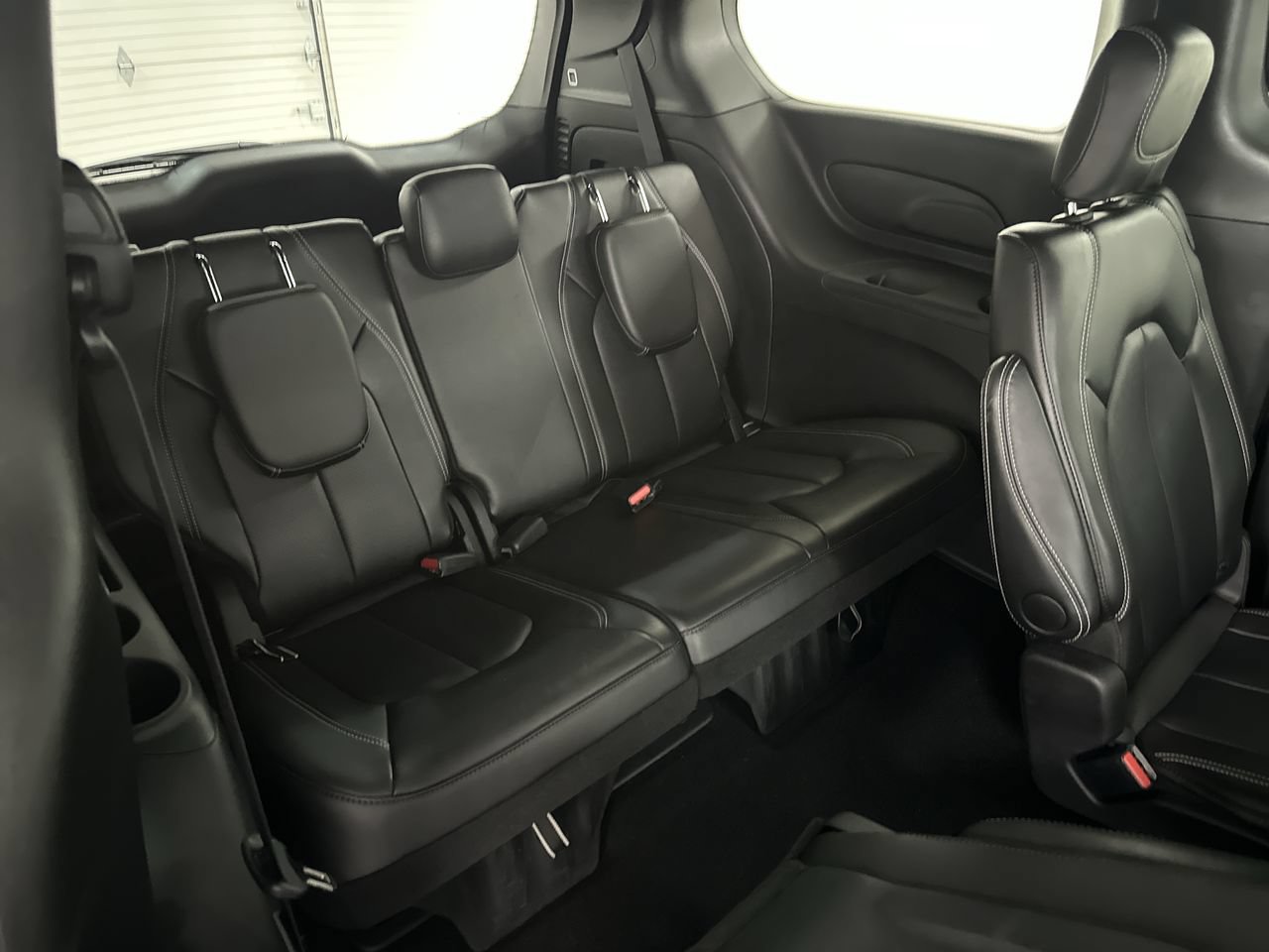 Used 2026 Chrysler Pacifica Select AWD/4WD image 23