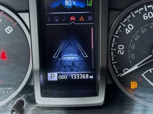 Used 2019 Toyota Tacoma TRD Sport AWD/4WD image 8