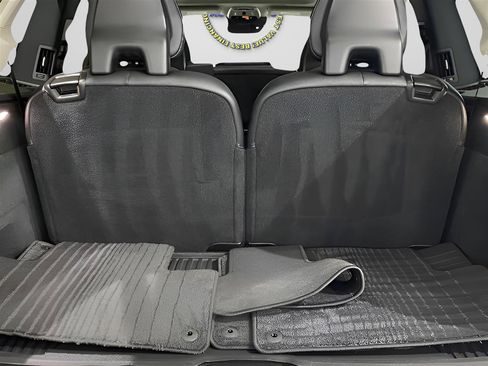 Used 2018 Volvo XC90 T6 Momentum w/ Convenience Package image 29