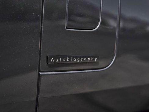 Used 2024 Land Rover Range Rover Long Wheelbase Autobiography AWD/4WD image 9