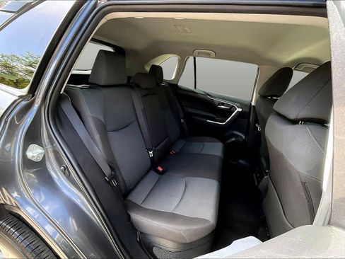 Used 2025 Toyota RAV4 XLE AWD/4WD image 41