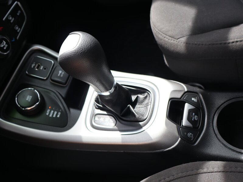Used 2020 Jeep Compass Sport AWD/4WD image 25