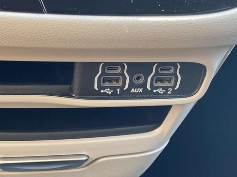 Used 2023 Chrysler Voyager LX FWD image 27