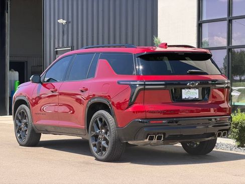 Used 2024 Chevrolet Traverse RS w/ LPO, Floor Liner Package AWD/4WD image 3