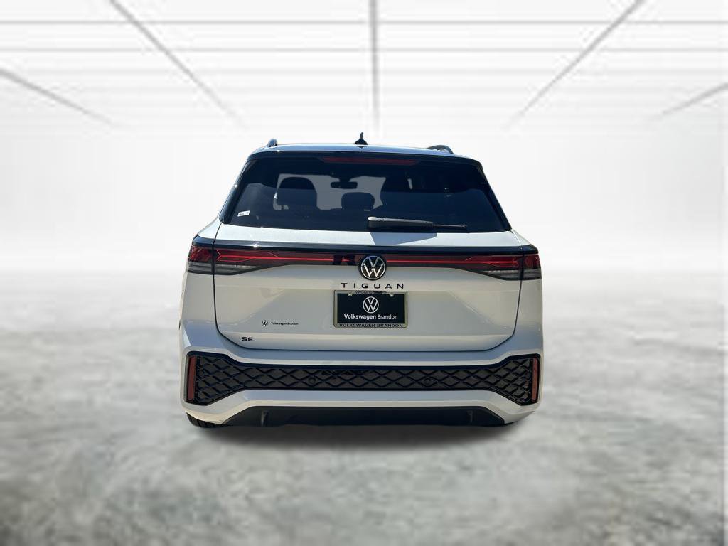 New 2026 Volkswagen Tiguan SE R-Line FWD image 5