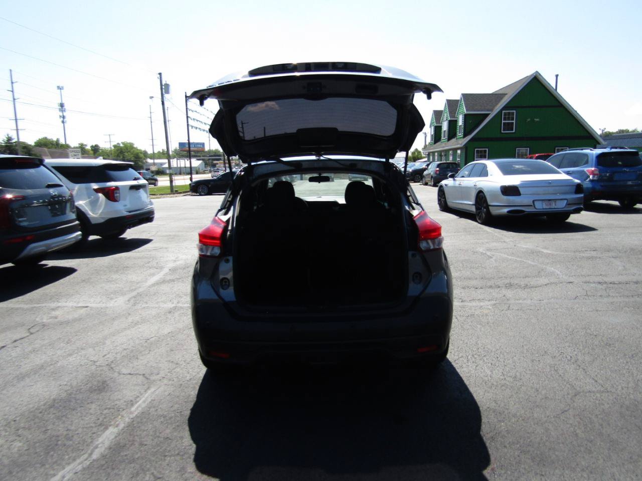 Used 2020 Nissan Kicks S FWD image 7