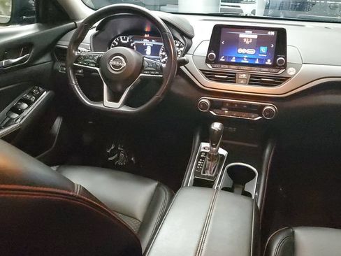 Used 2024 Nissan Altima 2.5 SR FWD image 12