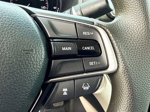 Used 2018 Honda Accord EX image 37