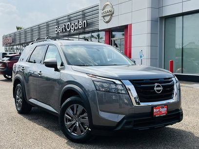 New 2025 Nissan Pathfinder SV