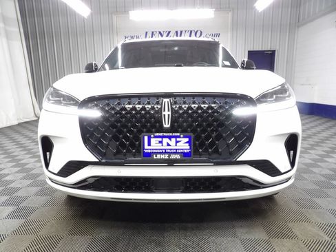 Used 2025 Lincoln Aviator Reserve w/ Luxury Package AWD/4WD image 43