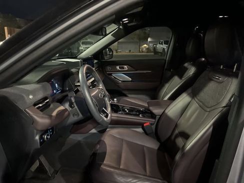 Used 2025 Ford Explorer Platinum w/ Ultimate Package image 28