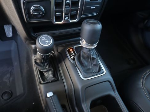 New 2026 Jeep Gladiator Sport AWD/4WD image 8