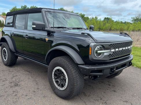 Used 2023 Ford Bronco Badlands w/ Sasquatch Package AWD/4WD image 2