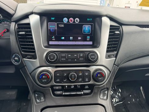 Used 2015 Chevrolet Suburban LTZ image 17