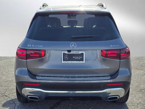 New 2026 Mercedes-Benz GLB 250 4MATIC image 4