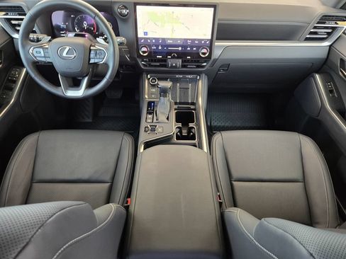Used 2025 Lexus GX 550 w/ Accessory Package (2T) AWD/4WD image 16