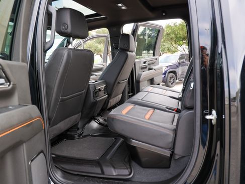 Used 2024 GMC Sierra 2500 AT4 w/ AT4 Premium Plus Package AWD/4WD image 43