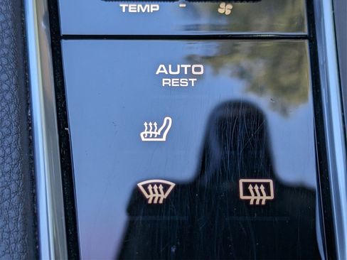 Used 2021 Porsche Panamera image 17