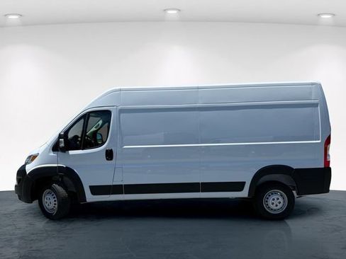 New 2026 RAM ProMaster 2500 w/ Storage Group FWD image 4