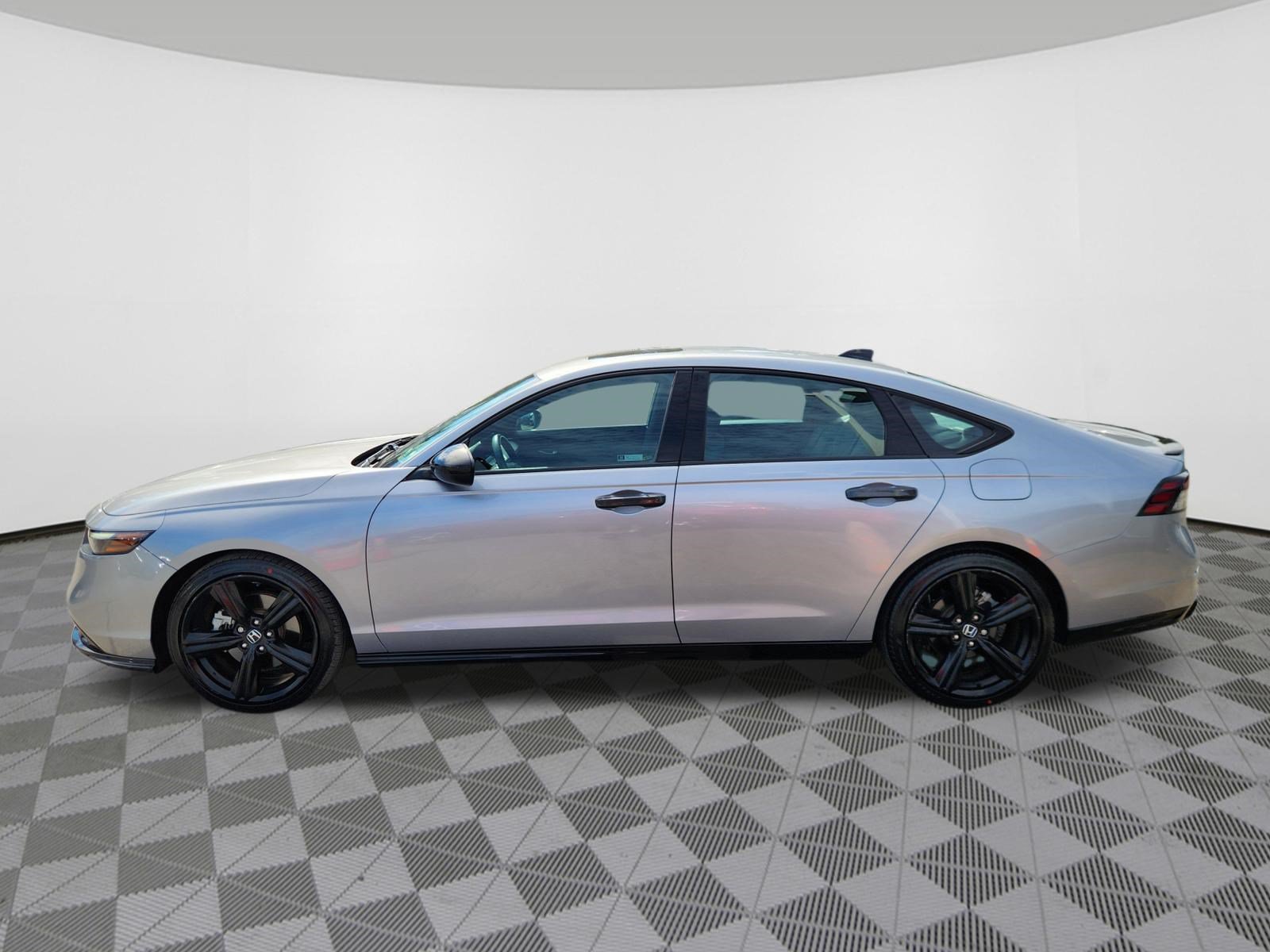 Used 2023 Honda Accord Sport image 5