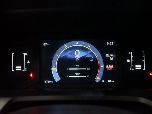 Certified 2025 Toyota Tacoma SR5 image 16