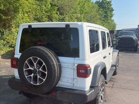 Used 2024 Jeep Wrangler Unlimited Sport AWD/4WD image 7