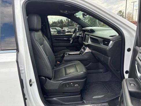 Used 2022 GMC Yukon XL Denali image 21