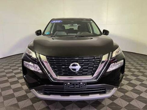 Certified 2022 Nissan Rogue SV image 2