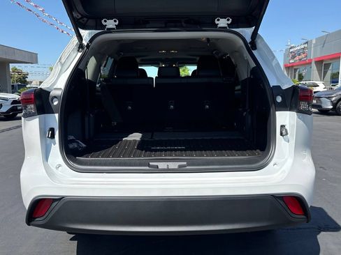 New 2026 Toyota Highlander XLE AWD/4WD image 13
