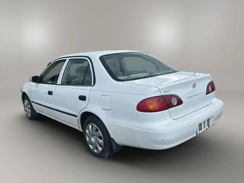 Used 2001 Toyota Corolla CE w/ Extra Value Pkg 1 FWD image 5