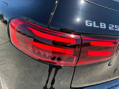 New 2025 Mercedes-Benz GLB 250 GLB 250 image 6