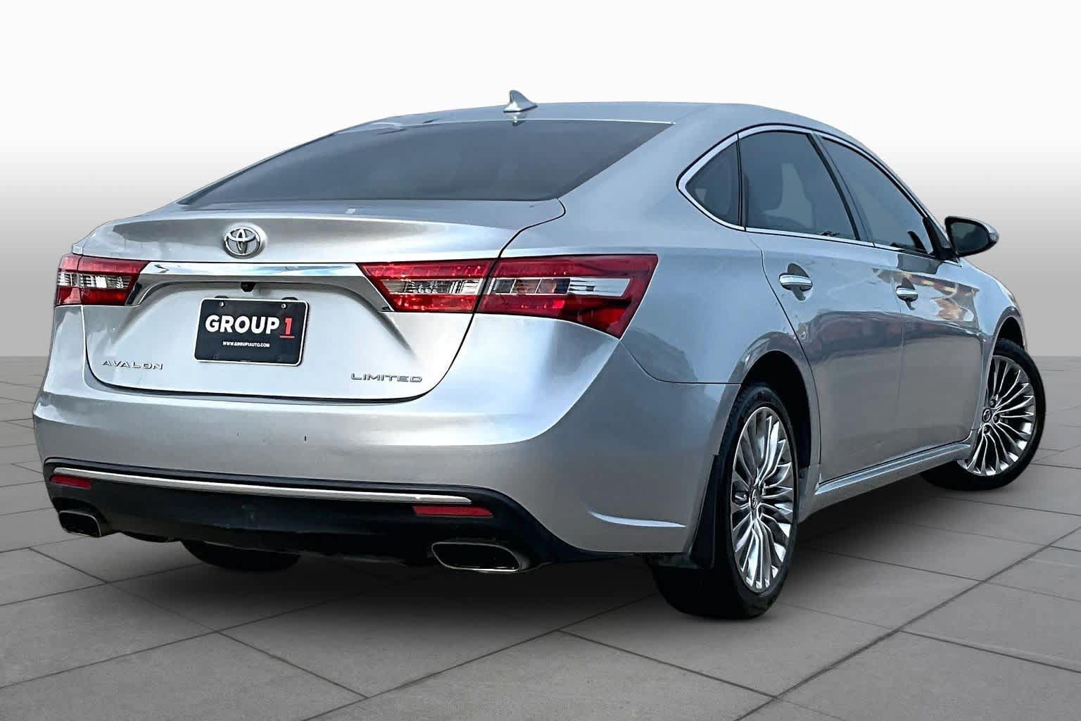 Used 2016 Toyota Avalon Limited w/ Toyota Safety Sense Package FWD image 13