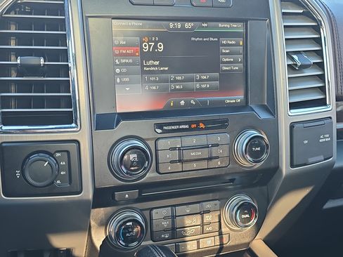 Used 2015 Ford F150 Platinum w/ Equipment Group 701A Luxury image 17